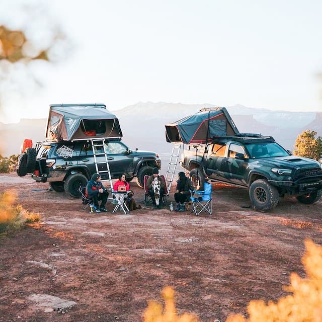 Axleboy Offroad Guides Overlanders in Selecting the Ideal Rooftop Tent for Adventure